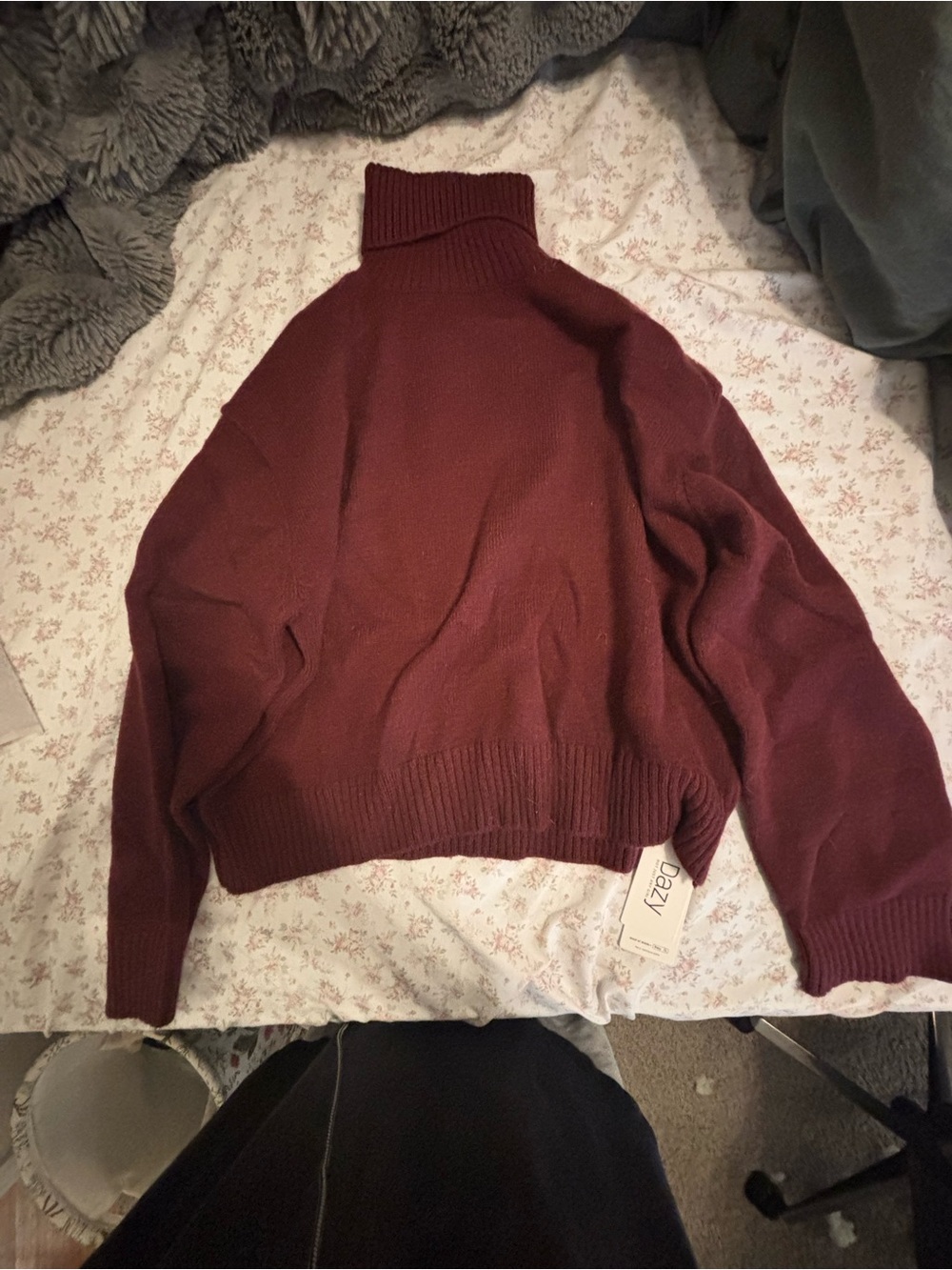 Women's Ribbed Turtleneck Sweater in Wine